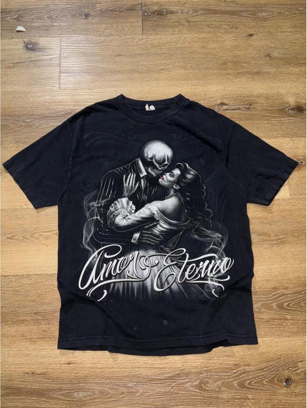 Amor Eterno Skeleton Love Graphic Tee Men’s L